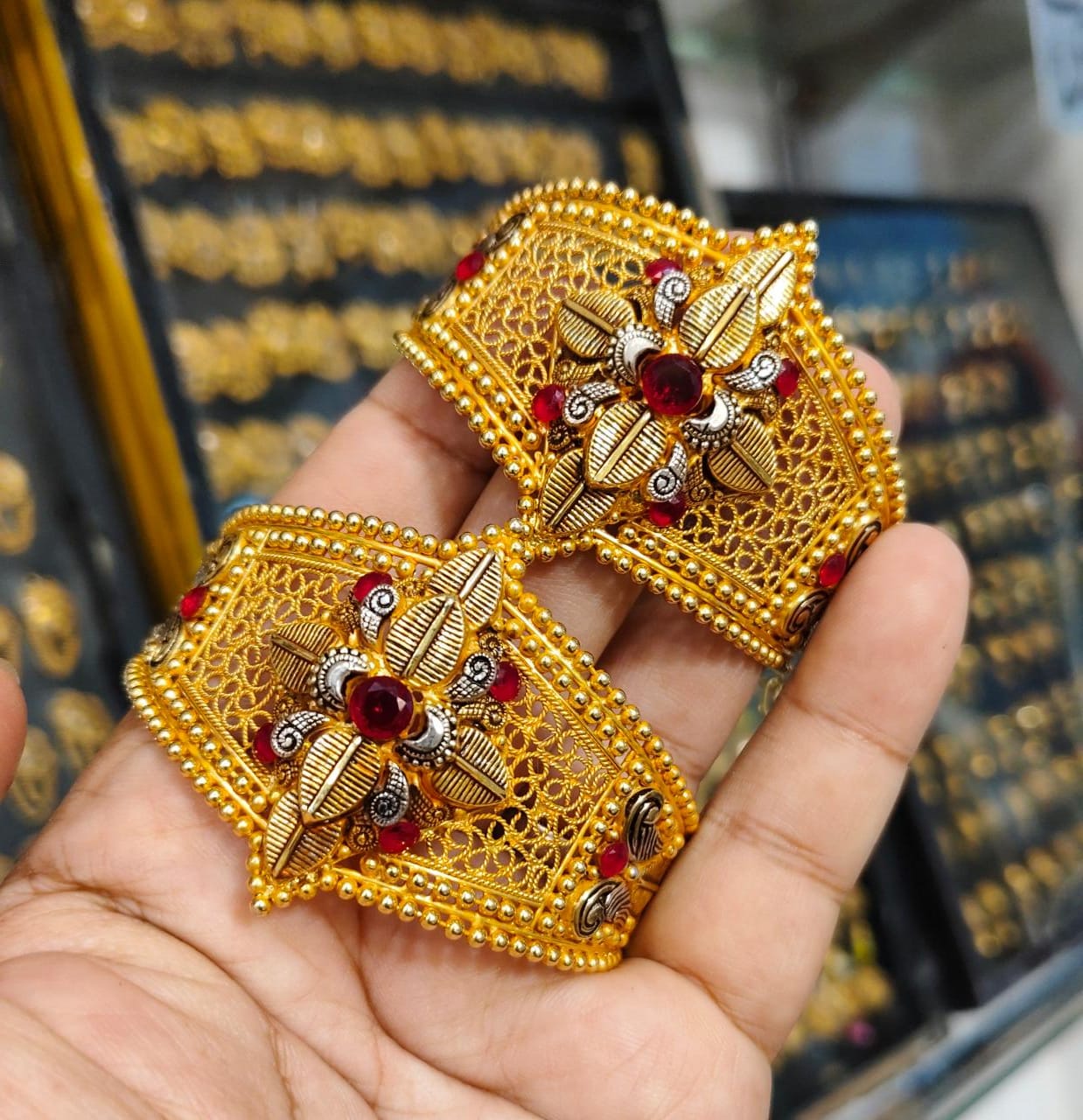 Gold plated baraclet